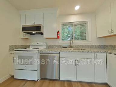 Main picture of 908 NW Sequoia Ave