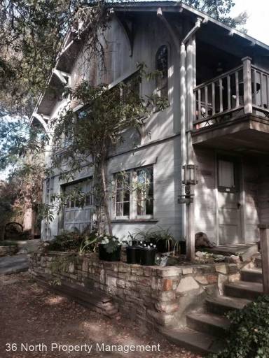 Main picture of 2 Casanova St