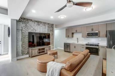 Main picture of 2455 W McMicken Ave