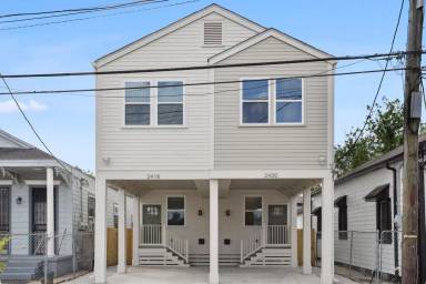 Main picture of 2418 Clara St