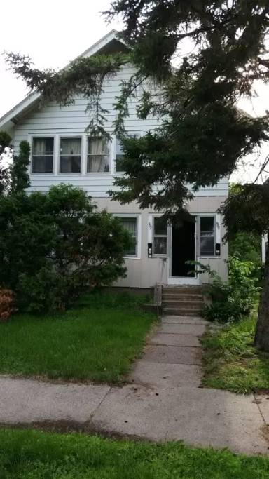 Main picture of 917 27th Ave SE