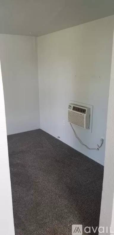 Main picture of 5625 W Hood Ave