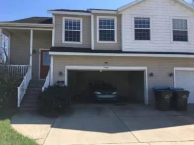 Main picture of 1069 Michigan Ave