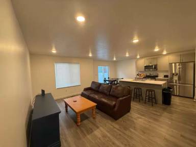 Main picture of 218 N Pier Ct
