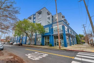 Main picture of 1001 46th St