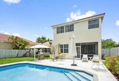Main picture of 582 Carrington Ln