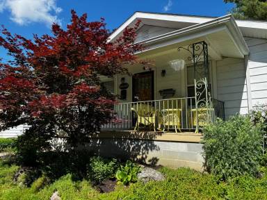 Main picture of 1606 Bayer Ave