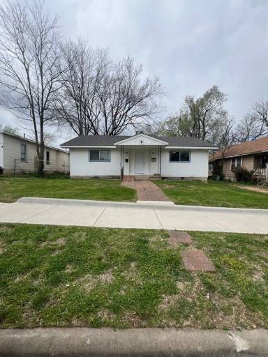 Main picture of 2305 N Prospect Ave