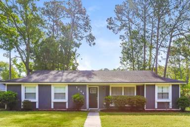 Main picture of 3244 Laurel Grv N