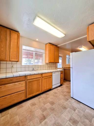Main picture of 1344 Warner Ave