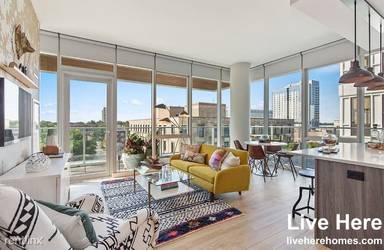 Main picture of 1010 Lake St