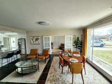 Main picture of 5015 N Oketo Ave