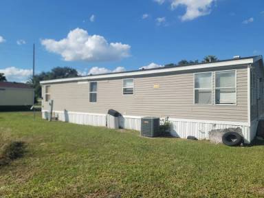 Main picture of 5910 SW 62nd Pl