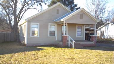 Main picture of 907 Connie Mae Dr