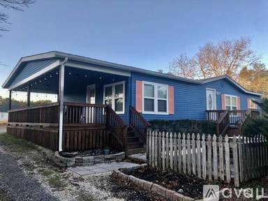 Main picture of 425 McQuillan Dr