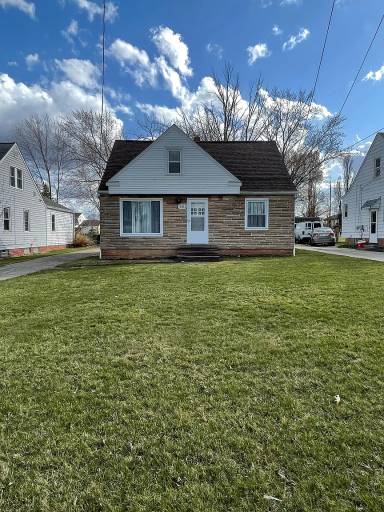 Main picture of 15812 Rockside Rd