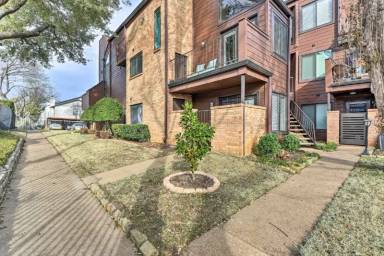 Main picture of 1700 Baird Farm Cir