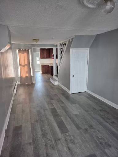 Main picture of 140 Hudson St