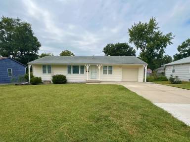 Main picture of 8606 Riggs St