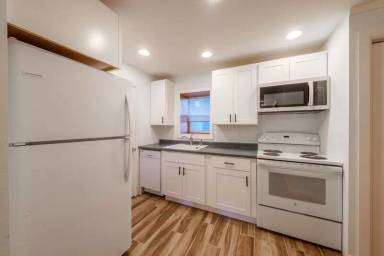 Main picture of 404 21st Ave