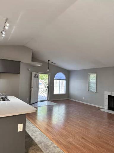 Main picture of 2218 Clipper Ln