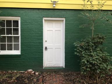 Main picture of 411 N Columbia St