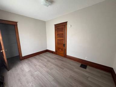 Main picture of 1107 W 1st St