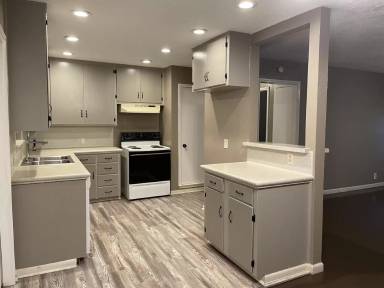 Main picture of 1014 Coral Pl