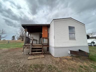 Main picture of 184 2nd St E
