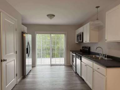 Main picture of 6 Maxton Dr