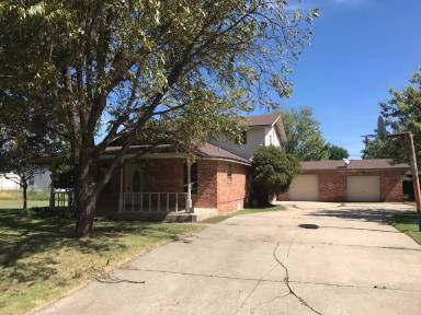 Main picture of 608 Charles Ave