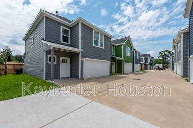 Main picture of 8202 Homewood Ln