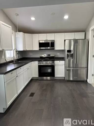 Main picture of 10845 Front St