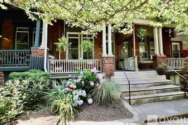 Main picture of 443 S 43rd St