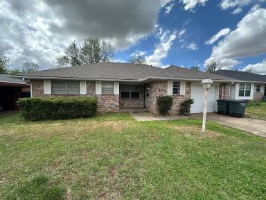 Main picture of 4704 Spiva Dr