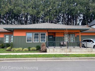 Main picture of 305 Ellie Ln