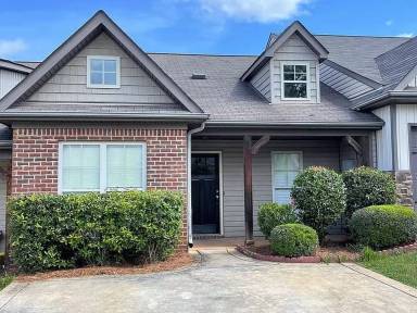 Main picture of 152 The Heights Dr