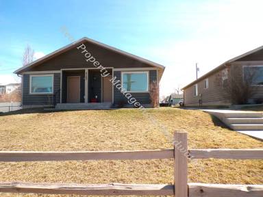 Main picture of 2153 Gold Ave