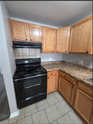Main picture of 6205 S Michigan Ave