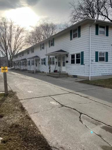 Main picture of 1809 Shawano Ave