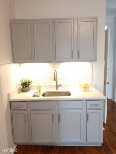 Main picture of 2605 W Chicago Ave