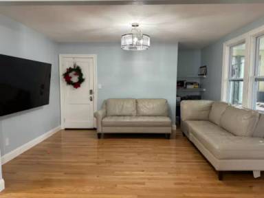Main picture of 17 Puritan Ave
