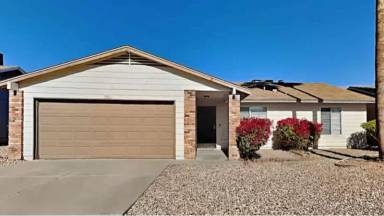Main picture of 734 W Rosal Pl