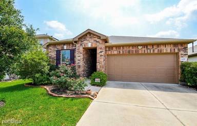 Main picture of 4422 Ashberry Pine Ln