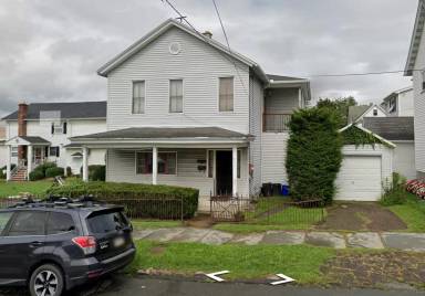 Main picture of 511 E Elm St