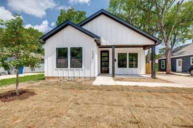 Main picture of 2715 Rogers St