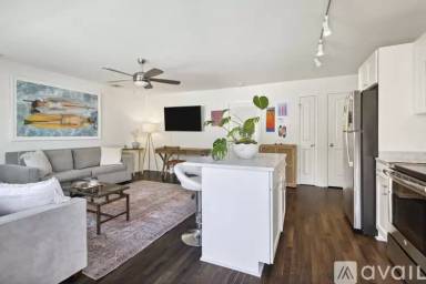 Main picture of 2833 Saint Charles Ave