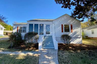 Main picture of 220 Pine Street Ext