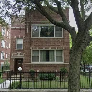 Main picture of 7957 S Champlain Ave