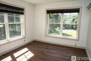 Main picture of 337 Roosevelt Dr